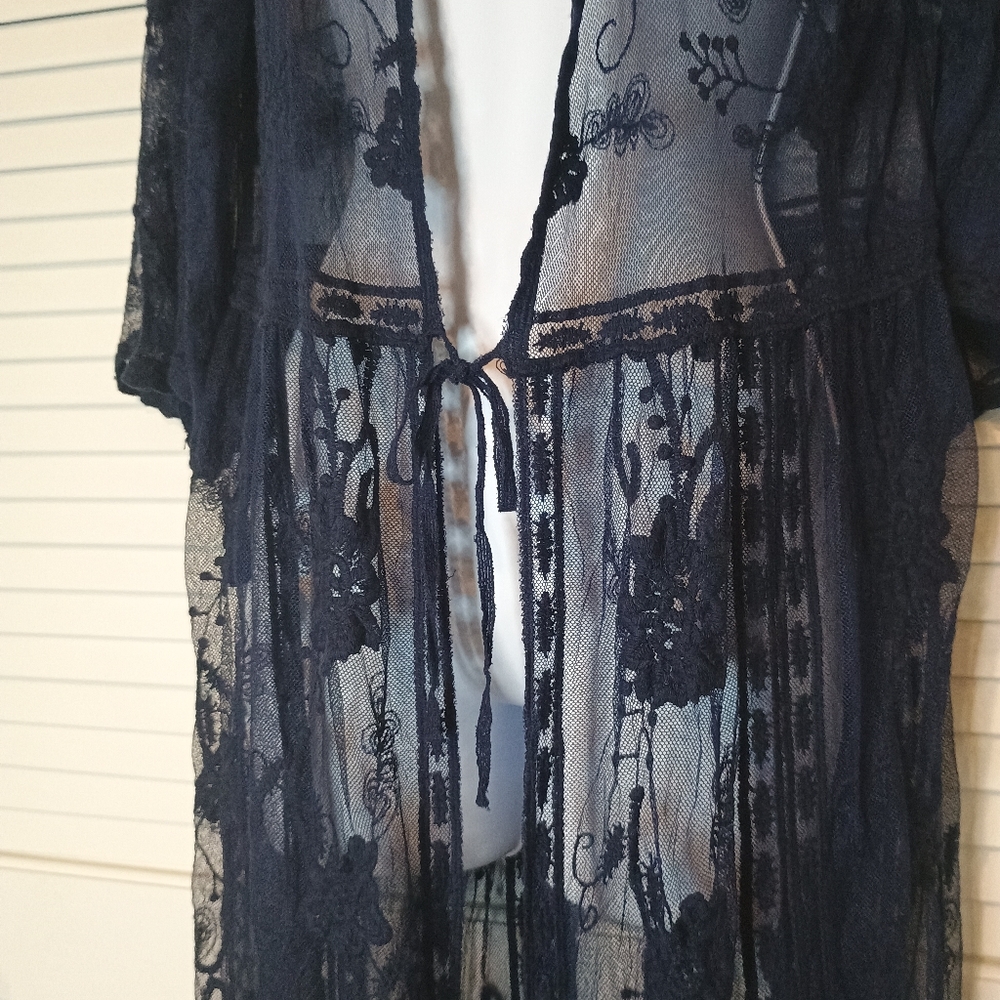 Forgotten Grace Elegant Dark Blue Long Sleeve Lace Cover Up Size Medium - Picture 7 of 7